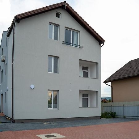 Solomon Apartments Ap 3 Sîngeorgiu de Mureş Esterno foto
