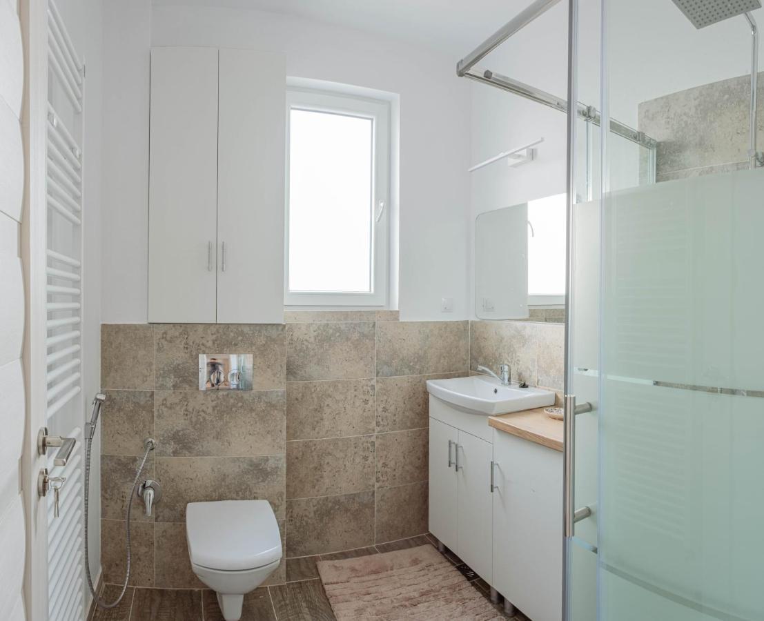 Solomon Apartments Ap 3 Sîngeorgiu de Mureş Esterno foto